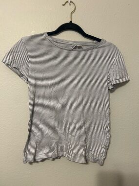 Divided Women's White & Black Narrow Stripe Short Sleeve Tee size small